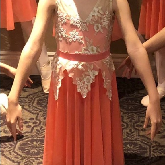 Dance costume or dress up. Sized child small and xs. Excellent quality/condition - Picture 7 of 15